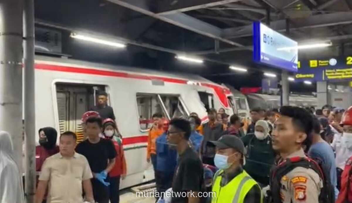 Kereta Argo Bromo Anggrek Tabrak KRL di Bekasi, Bermula dari Taksi Terjebak di Perlintasan