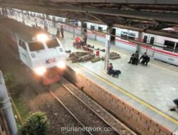 Satu Jalur di Stasiun Bekasi Timur Kembali Beroperasi Usai Tabrakan Argo Bromo dan KRL