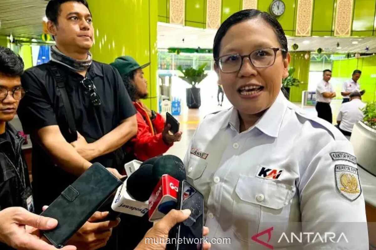 Longsor Ganggu Lintas Kereta Bandung, KAI Perkirakan Normal dalam 5 Jam