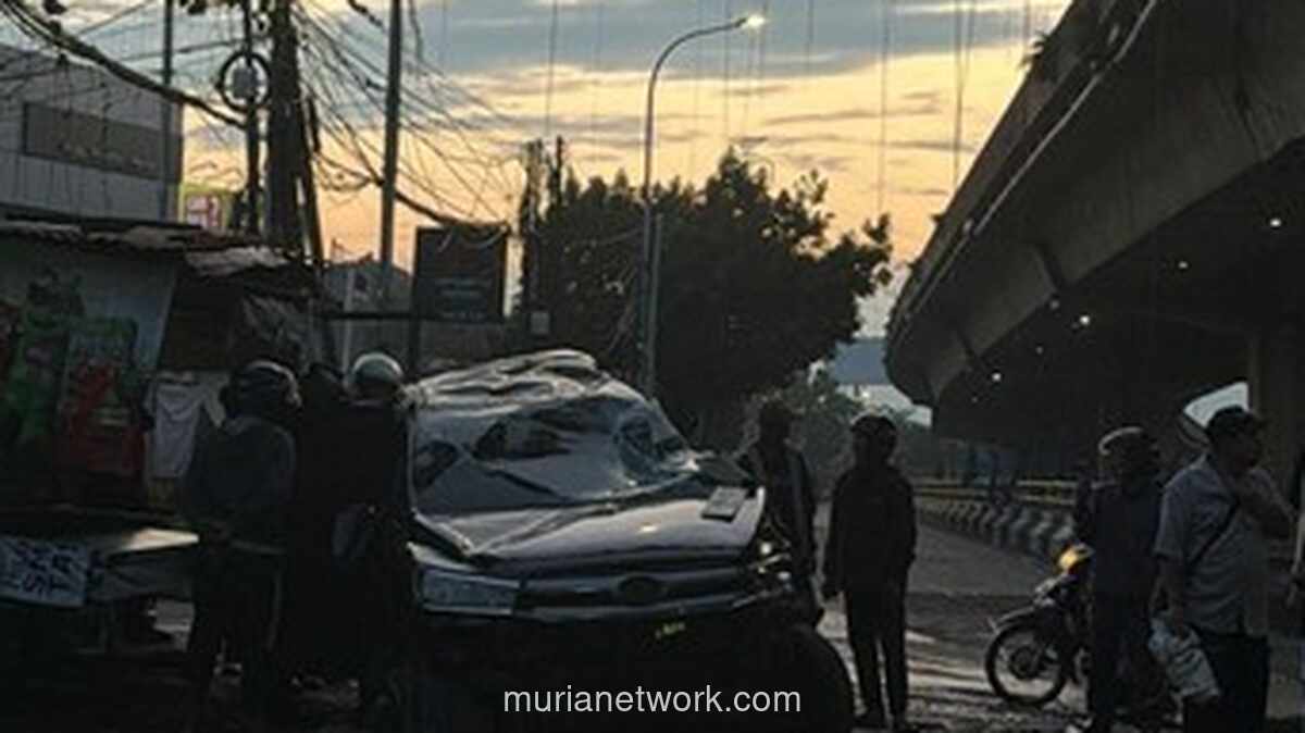 KAI Commuter Akan Tuntut Ganti Rugi Pengemudi Innova yang Ditabrak KRL