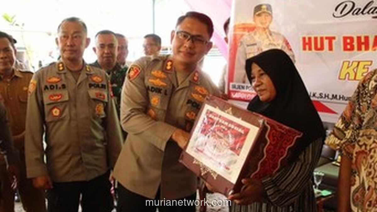 Polda Sumsel Serahkan Rumah Layak Huni untuk Dua Petani Lansia di OKU Timur