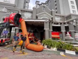 Kebakaran Apartemen Mediterania Jakarta Barat, 89 Penghuni Dievakuasi, 20 Orang Alami Sesak Napas