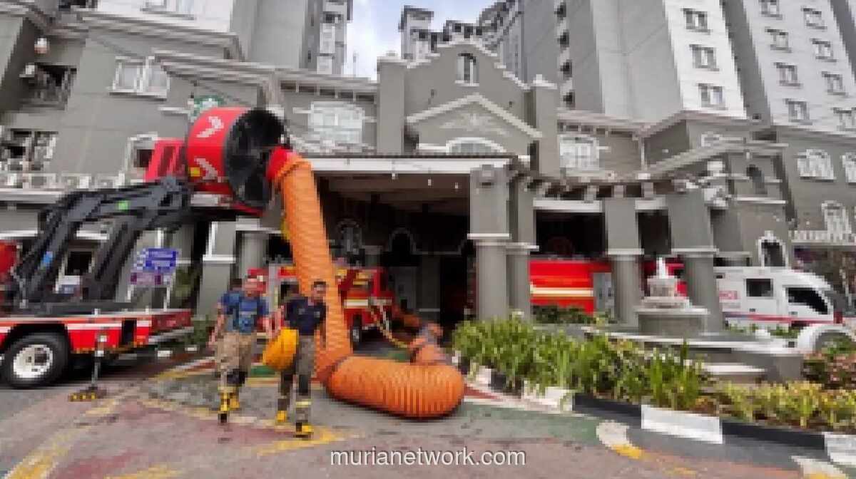 Kebakaran Apartemen Mediterania Jakarta Barat, 89 Penghuni Dievakuasi, 20 Orang Alami Sesak Napas