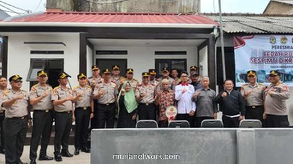 Irjen Polri Resmikan Rumah Baru Warga, Program Bedah Rumah Jadi Sarana Belajar Calon Pimpinan
