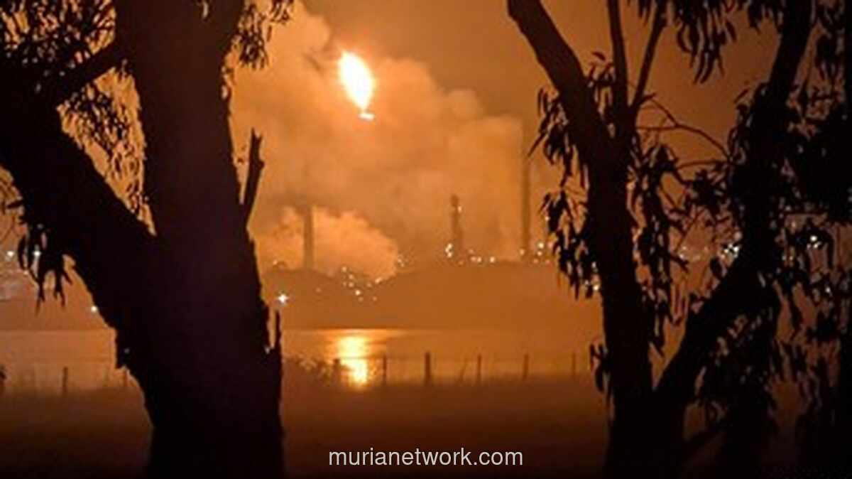 Kebakaran Besar Landa Kilang Minyak Penting di Geelong, Pasokan Energi Australia Terancam
