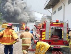 Kebakaran Pabrik Gemuk di Bekasi Padam Setelah Tiga Jam, Tak Ada Korban Jiwa