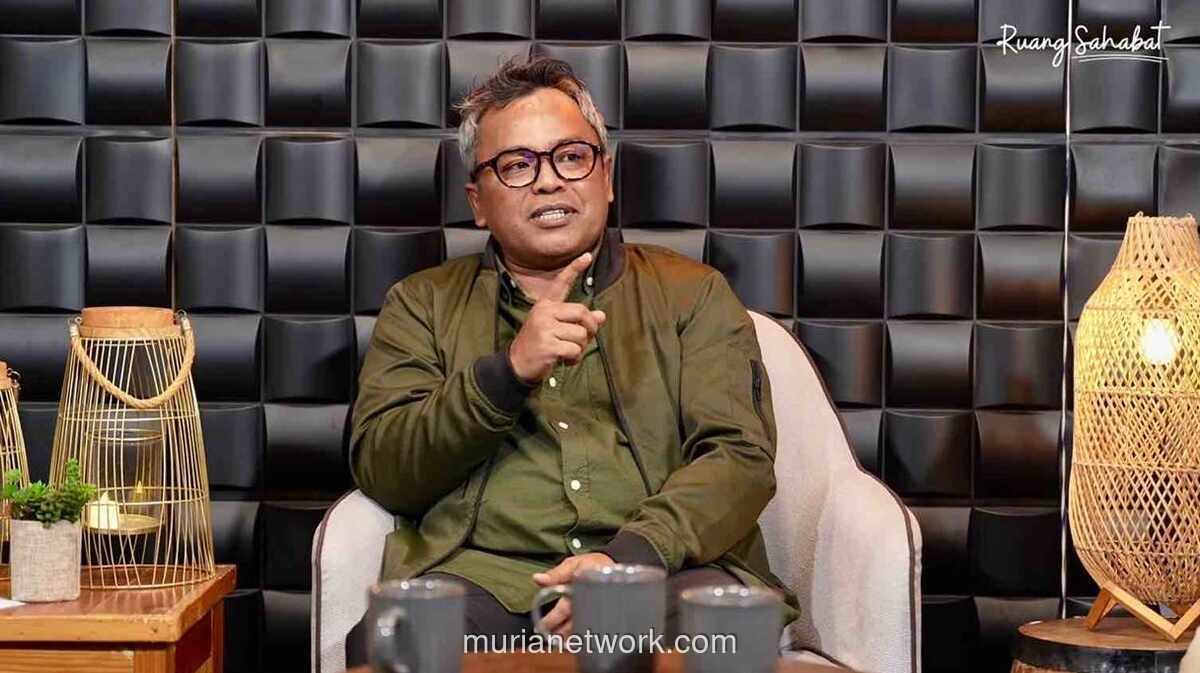 Islah Bahrawi Soroti Anomali Visi Prabowo dalam Buku Paradoks Indonesia