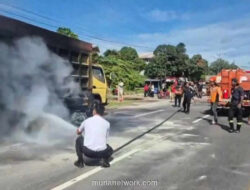 Tabrakan Motor dan Truk di Palangka Raya Berujung Kobaran Api, 1 Orang Luka