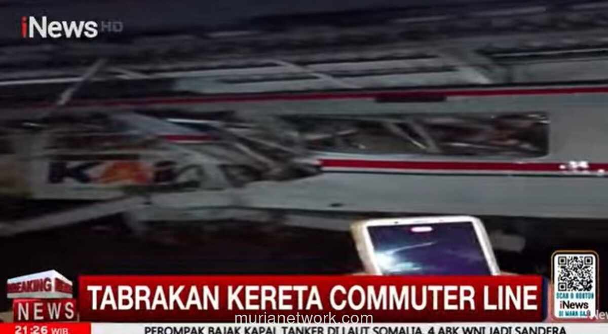 KRL Tabrakan dengan KA Jarak Jauh di Stasiun Bekasi, Evakuasi Penumpang Berlangsung