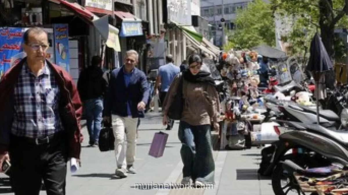 Di Tengah Krisis Ekonomi dan Perang, Warga Teheran Terbelah Antara Harapan Perdamaian dan Keinginan Perang Berlanjut