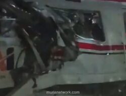 KRL Tertabrak KA Argo Bromo di Bekasi Usai Berhenti Akibat Mobil Mogok di Perlintasan, Sejumlah Penumpang Terluka