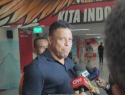 Ronaldo Puji Atmosfer SUGBK Usai Barcelona Legends Bantai Timnya 3-0