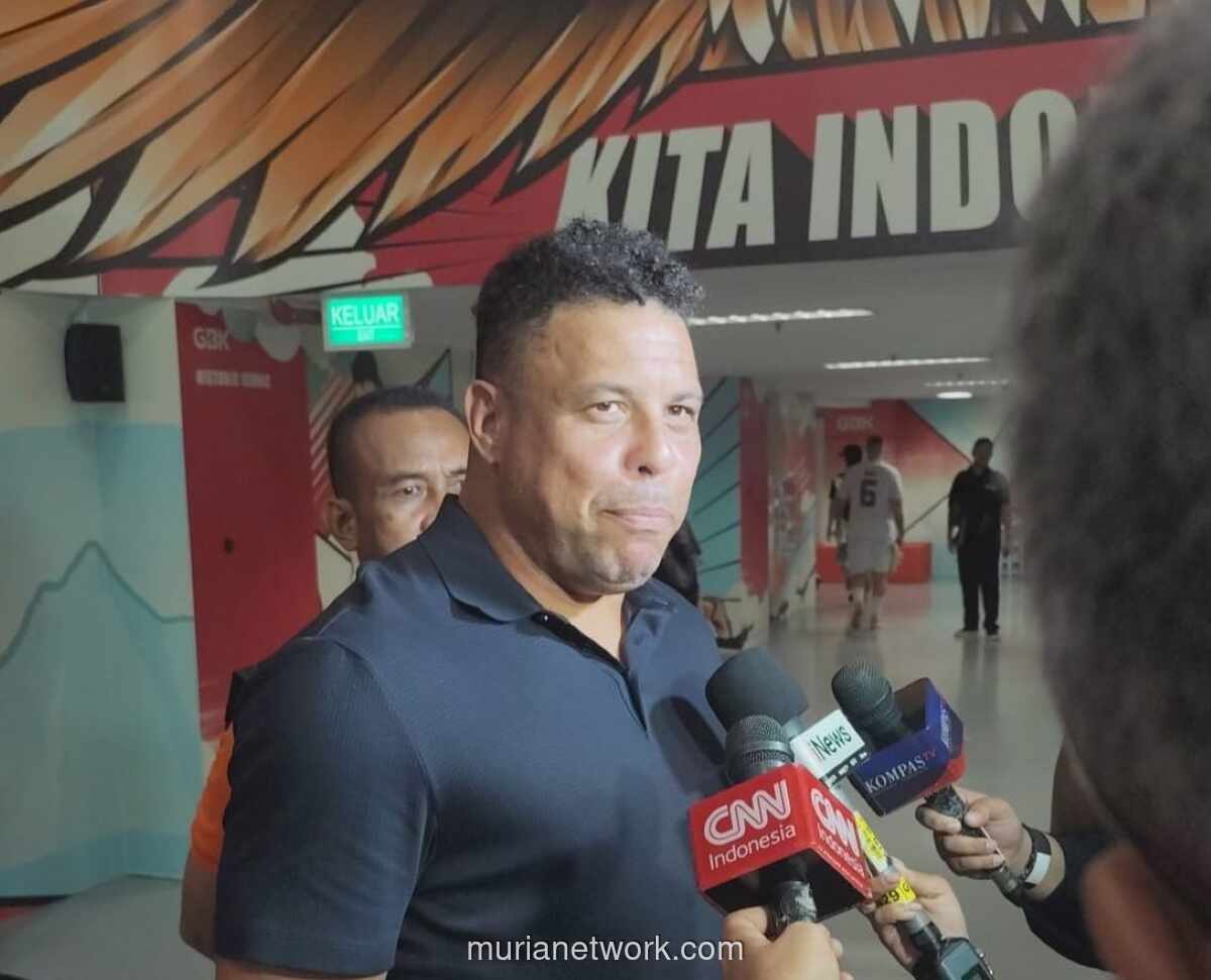 Ronaldo Puji Atmosfer SUGBK Usai Barcelona Legends Bantai Timnya 3-0