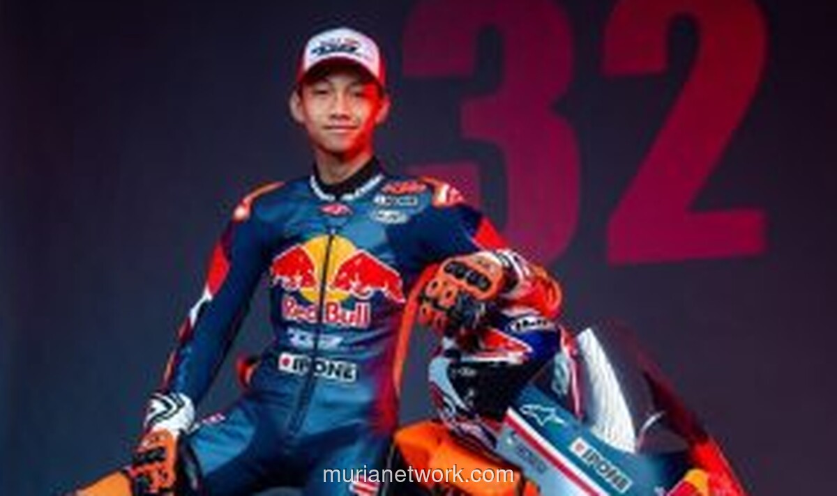 Kiandra Ramadhipa Menang Dramatis di Jerez, Naik ke Peringkat Kedua Klasemen Red Bull Rookies Cup