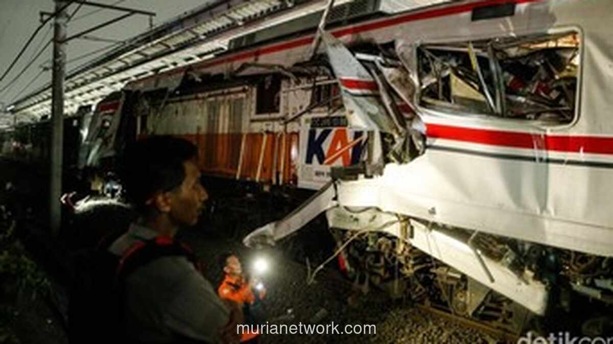 Tabrakan KA Argo Bromo Anggrek dan KRL di Bekasi Timur Tewaskan 7 Orang, 13 Perjalanan Dibatalkan
