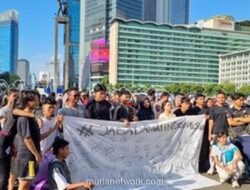 Pelajar di CFD Jakarta Kumpulkan Tanda Tangan Petisi Jaga Damai Indonesia Tolak Provokasi dan Tawuran