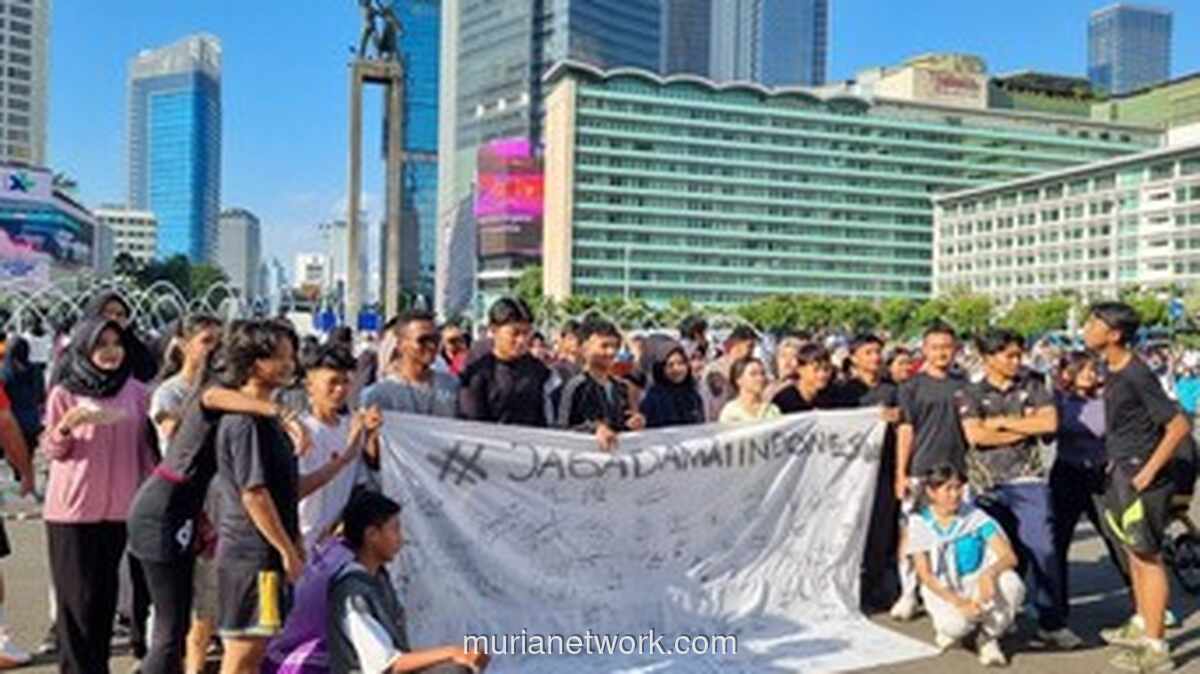 Pelajar di CFD Jakarta Kumpulkan Tanda Tangan Petisi Jaga Damai Indonesia Tolak Provokasi dan Tawuran