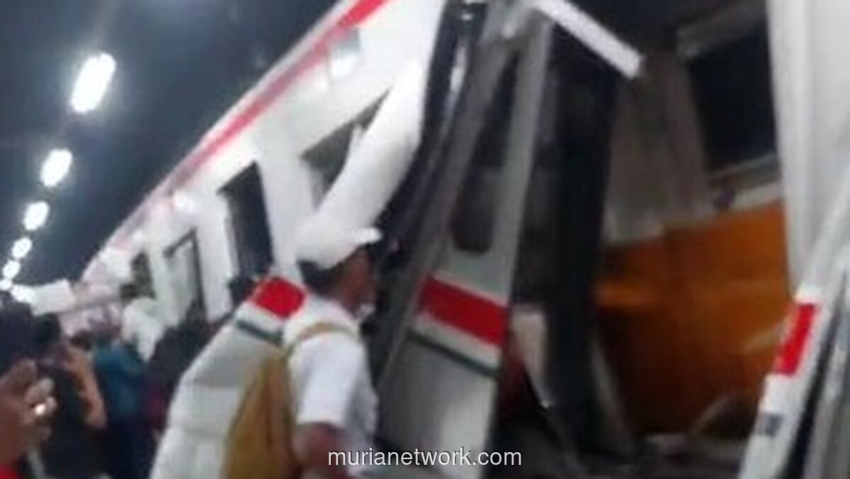 KRL Tertabrak Kereta Jarak Jauh di Bekasi Timur, Gerbong Khusus Wanita Jadi Sasaran