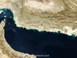 Iran Sita Dua Kapal Kargo Diduga Terkait Israel di Selat Hormuz