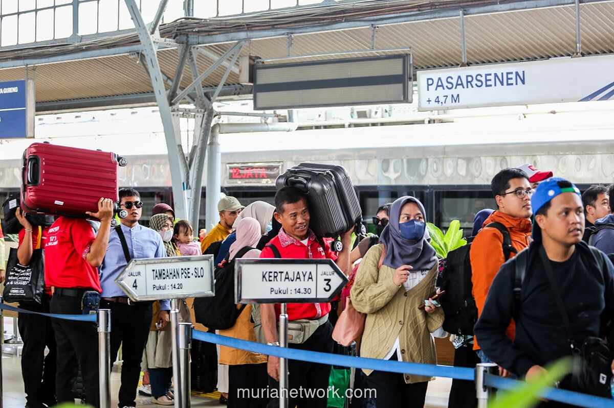 Libur Panjang Jumat Agung, 30 Ribu Penumpang Berangkat dari Stasiun Daop 1 Jakarta