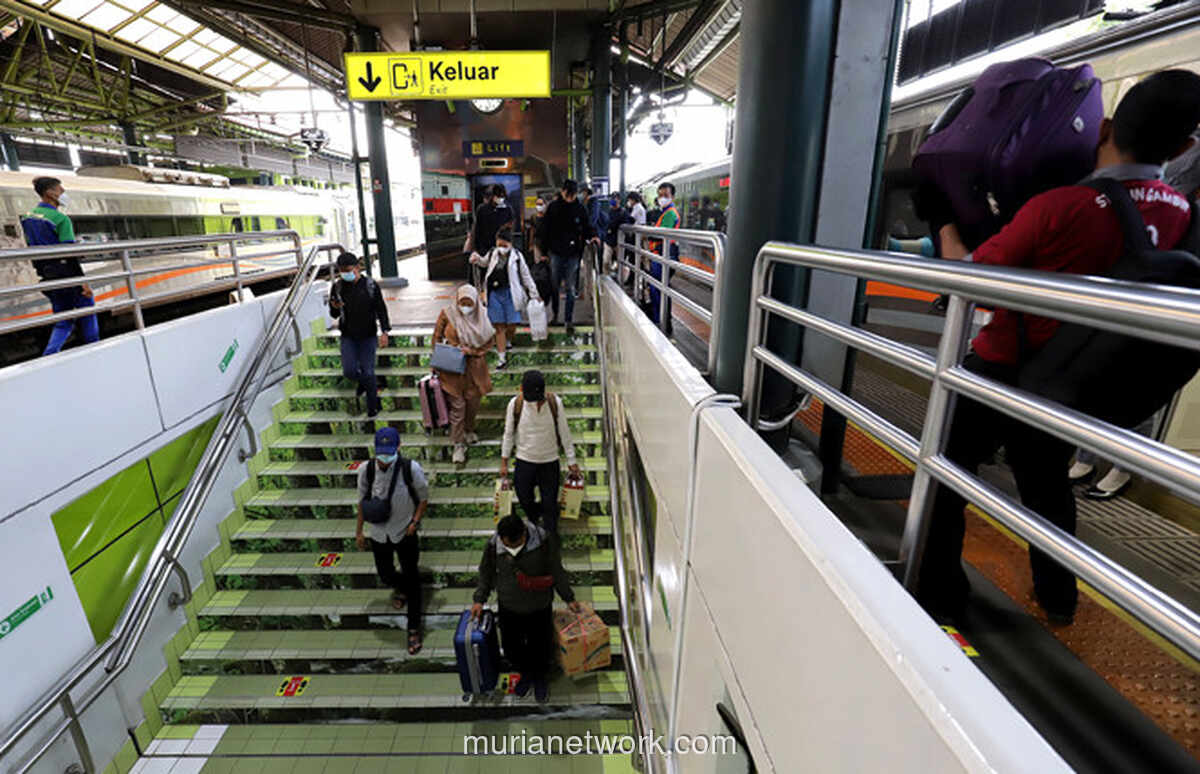 Stasiun Pasar Senen Paling Ramai Saat Libur Panjang Jumat Agung