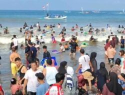 Libur Paskah, 56 Ribu Wisatawan Serbu Pantai Pangandaran