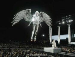 Penampilan Bad Angel Lisa BLACKPINK di Coachella 2026 Picu Perdebatan Netizen