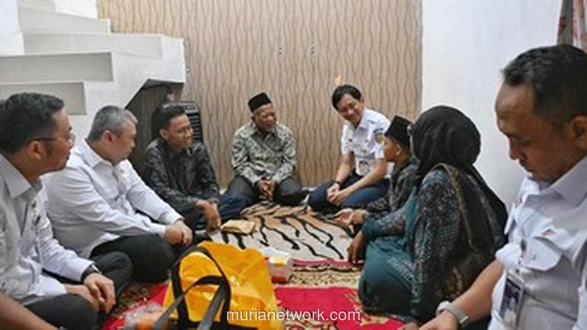 Menhub Dudy Purwagandhi Melayat Korban Tewas Kecelakaan Kereta di Bekasi, Pastikan Santunan Jasa Raharja Segera Cair