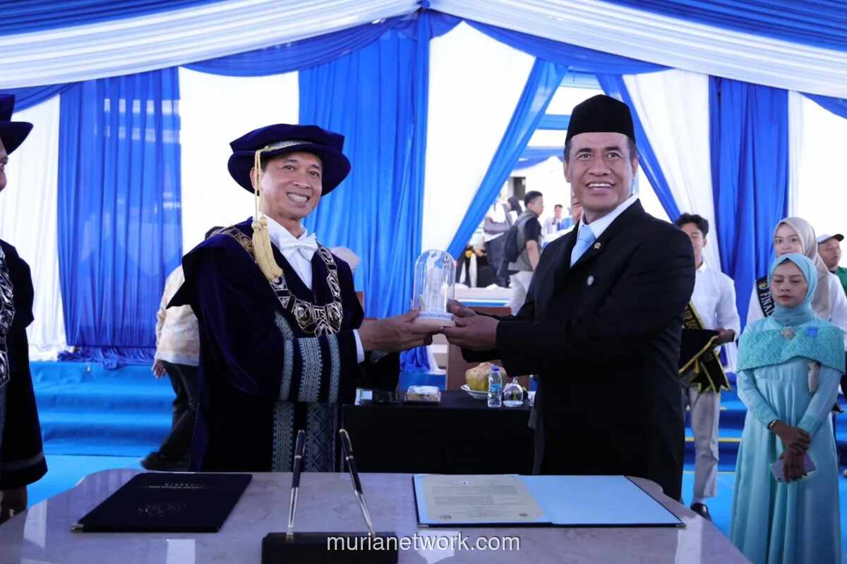 Mentan Ajak Wisudawan ITS Jadi Motor Inovasi Pertanian Hadapi Krisis Global