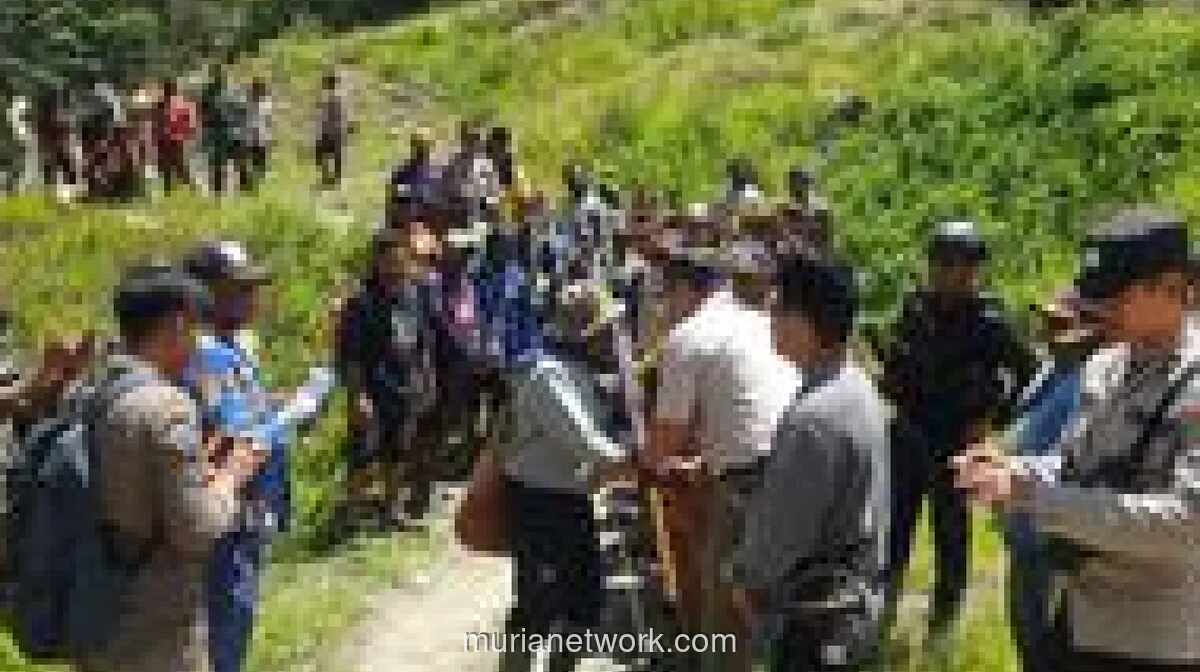 Menteri HAM Konfirmasi 15 Warga Sipil Tewas dalam Baku Tembak di Puncak