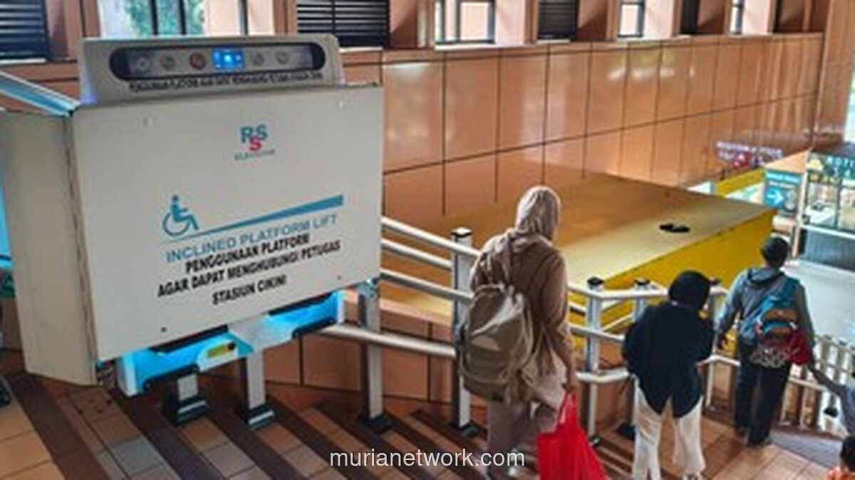 Stasiun Cikini Operasikan Lift Tangga untuk Aksesibilitas Penumpang