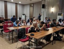 Keluarga Korban Tabrakan Kereta di Bekasi Timur Berdatangan ke RS Polri, Harapkan Kepastian Identifikasi