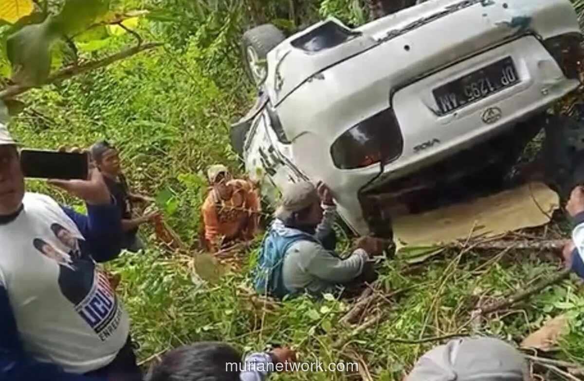 Mobil Terperosok Jurang 200 Meter di Enrekang, Satu Tewas