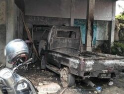 Mobil Pikap Hangus Terbakar Akibat Korsleting Saat Pemilik Isi BBM di Halaman Rumah, Bogor