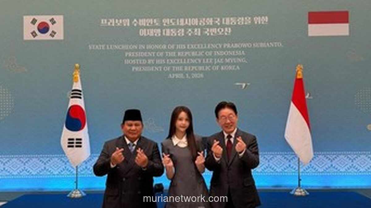 Prabowo dan Presiden Korsel Berpose Finger Heart dengan Idol K-pop Indonesia di Istana