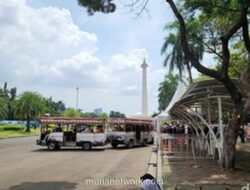 Libur Panjang Paskah, Kawasan Monas Ramai Dikunjungi Keluarga