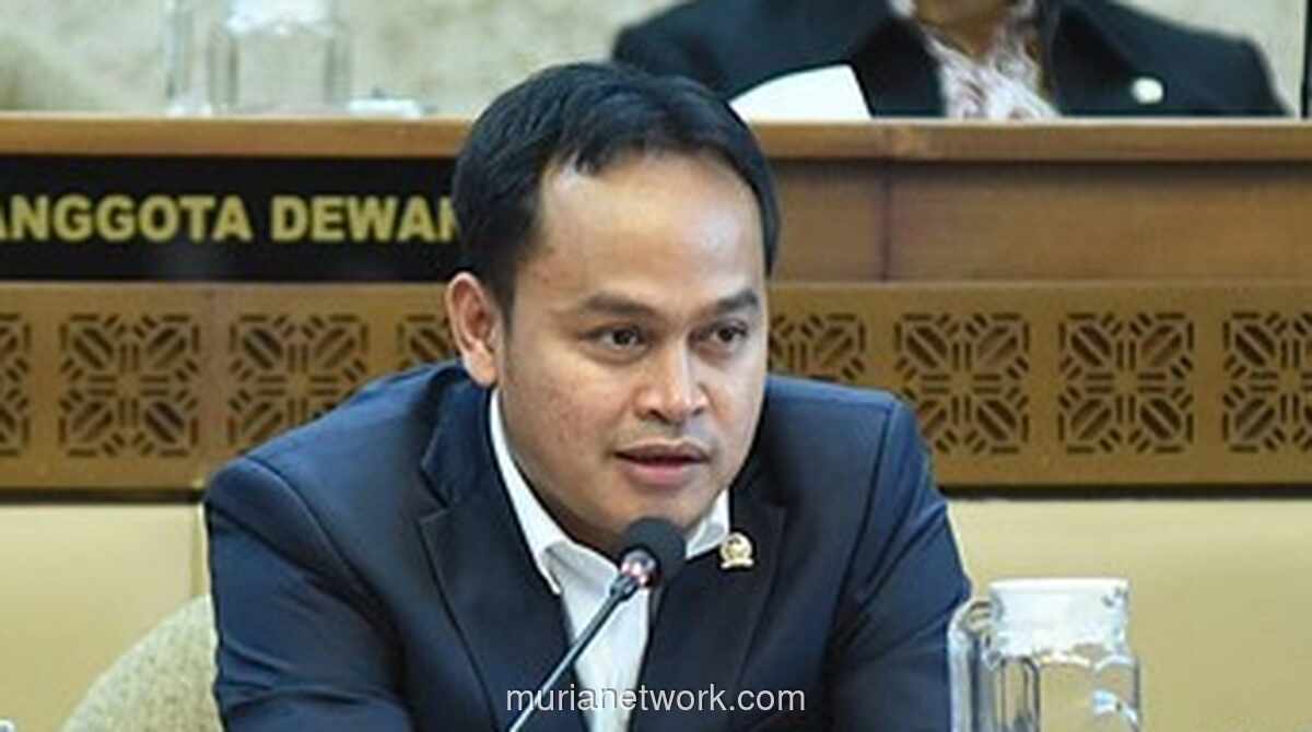 Anggota DPR Dukung WFH Jumat untuk ASN, Ingatkan Pentingnya Sanksi Tegas