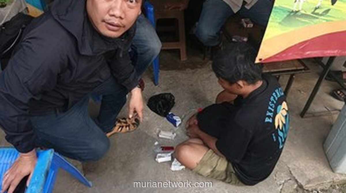 Warga Matraman Tangkap Pengedar Sabu Saat Kerja Bakti Bersihkan Got