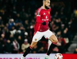 Noussair Mazraoui Buka Suara: Pensiun dari Sepak Bola untuk Fokus Jadi Imam dan Hafiz Quran