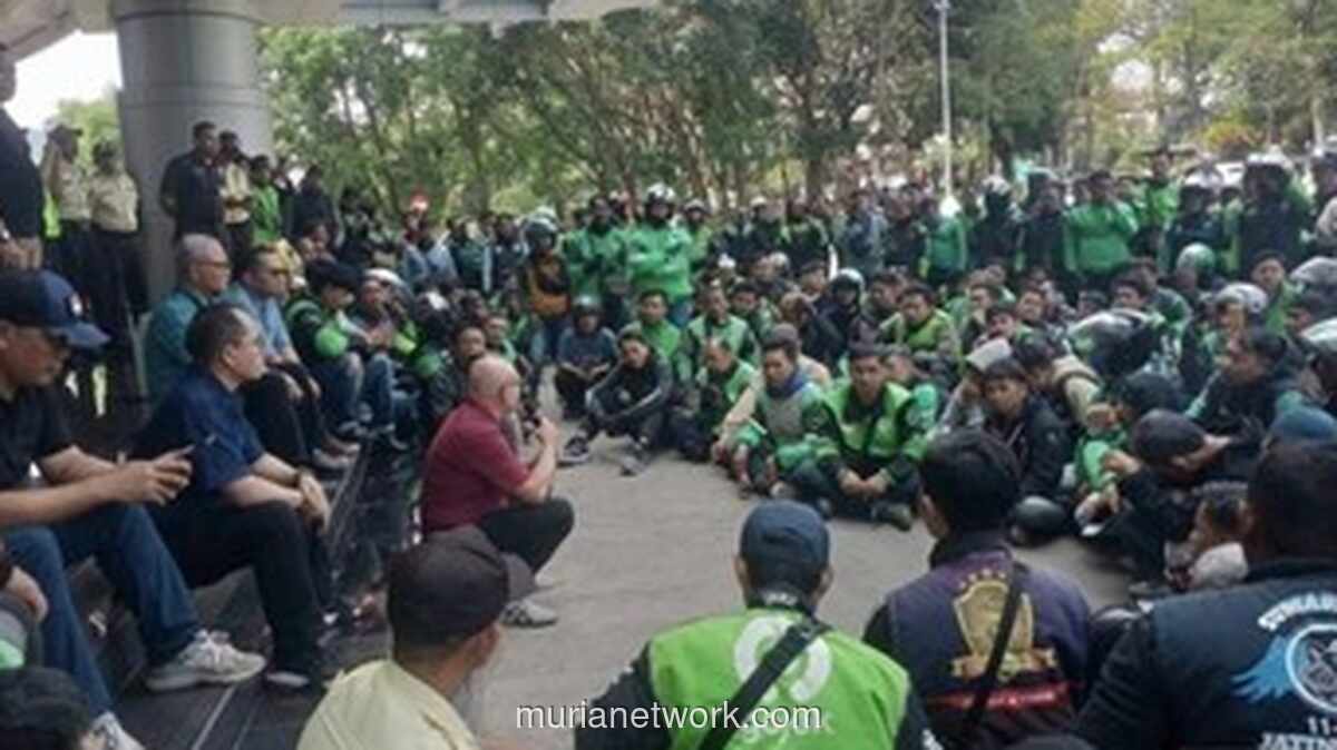 Unpad Buka Akses Darurat untuk Ojol Usai Protes Aturan QR Code