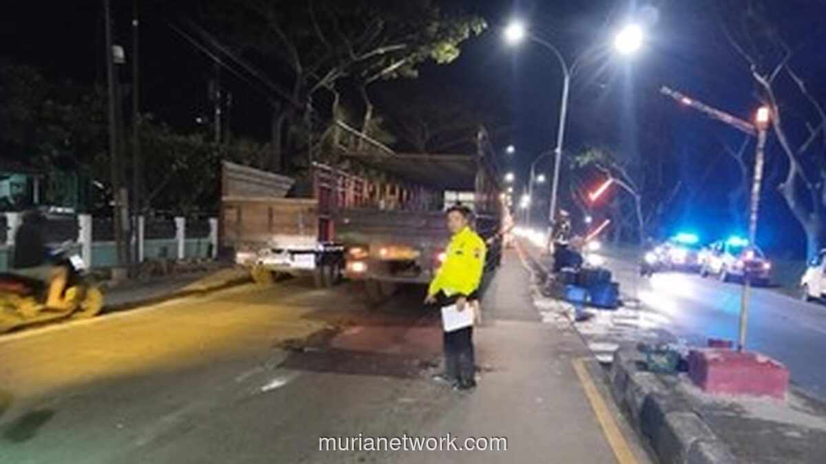 Truk Gandeng Tabrak Pikap di Demak, Satu Orang Tewas Tertabrak