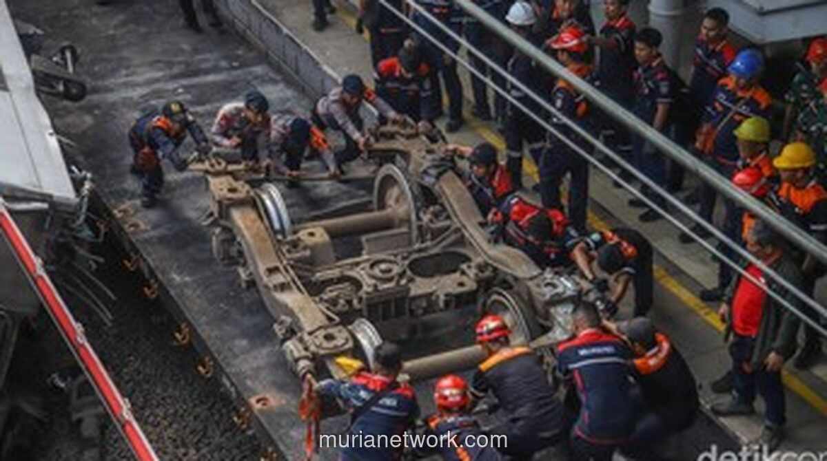 Kesaksian Penumpang Selamat: Kecelakaan Maut di Bekasi Timur, Alarm Tak Berbunyi, Andalkan Teriakan ‘Woi Keluar’