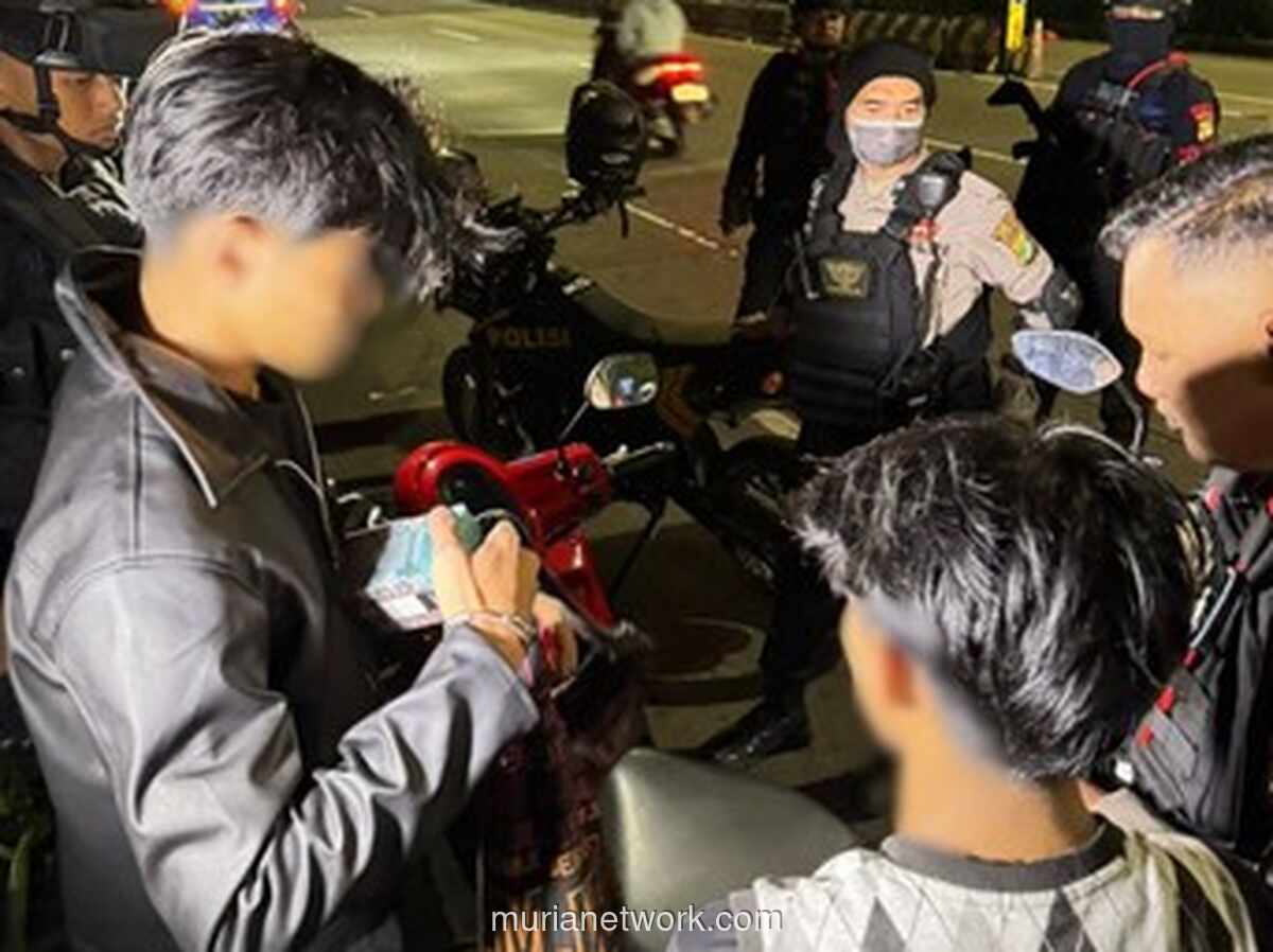 Patroli Gabungan Brimob dan Polres Jaktim Amankan Remaja Pelaku Miras dan Pelanggaran Lalu Lintas