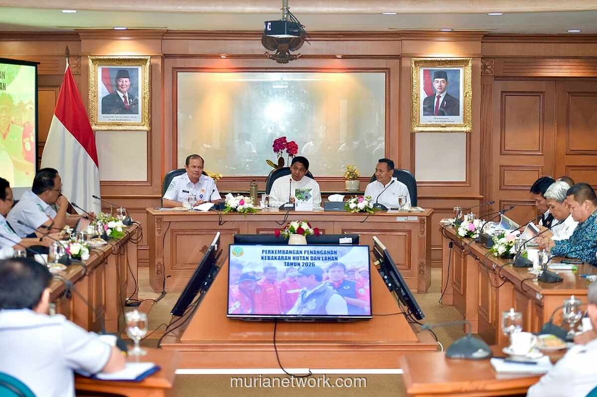 Menhut Peringatkan Ancaman Karhutla Lebih Serius pada 2026