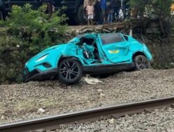 Kemenhub Evaluasi Operasional Taksi Green SM dan Double-Double Track Usai Kecelakaan Maut di Stasiun Bekasi Timur yang Tewaskan 14 Orang