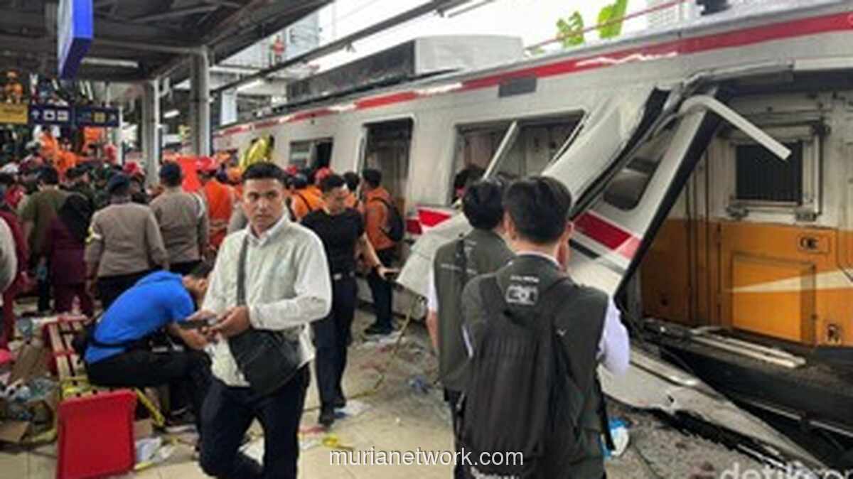 Tabrakan Kereta Jarak Jauh dan KRL di Bekasi Timur, 5 Tewas dan Puluhan Luka