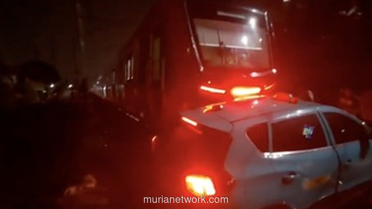 Tabrakan Beruntun di Bekasi: KRL Tertemper Taksi, Lalu Dihantam KA Argo Bromo Anggrek, Empat Tewas