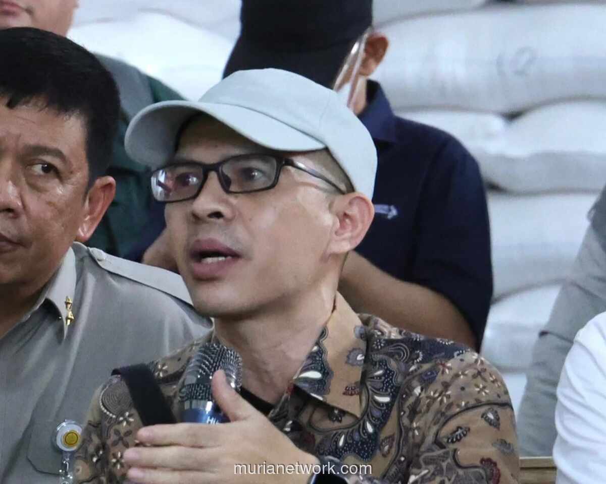 Sidak Menteri Pertanian ke Gudang Bulog Karawang, Akademisi Nilai Stok Beras Nasional Melimpah dan Transparan