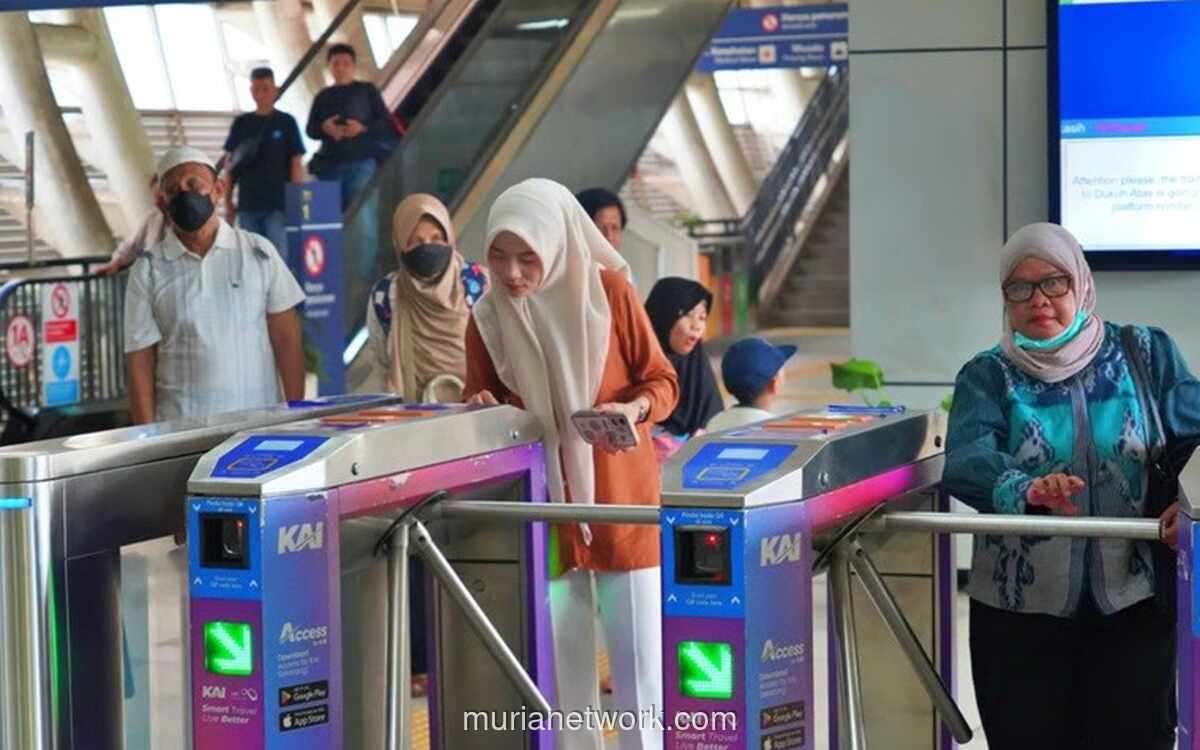 Kebijakan WFH ASN Turunkan Jumlah Penumpang LRT Jabodebek 10 Persen