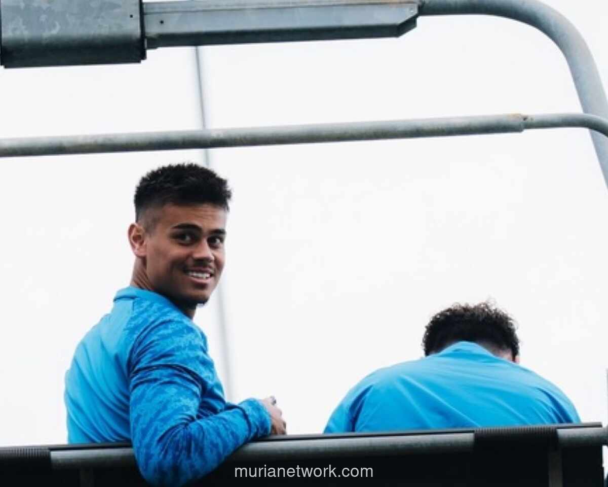 PSV Incar Mees Hilgers sebagai Pengganti Jerdy Schouten yang Cedera